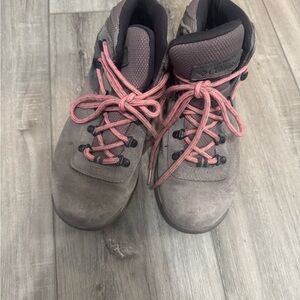 Columbia Gray Hiking Boots with Pink Laces size 8